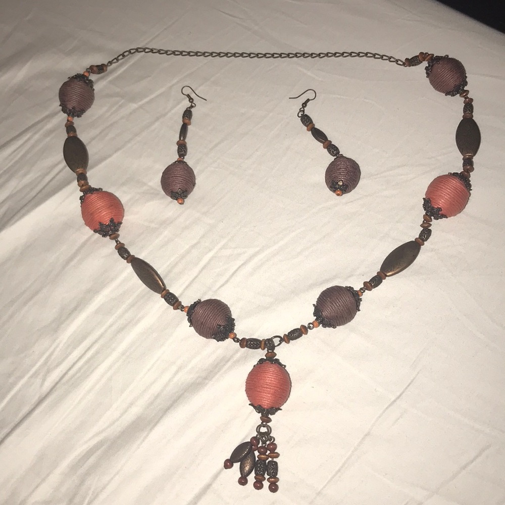 5 for 25🍭 Necklace and earring set